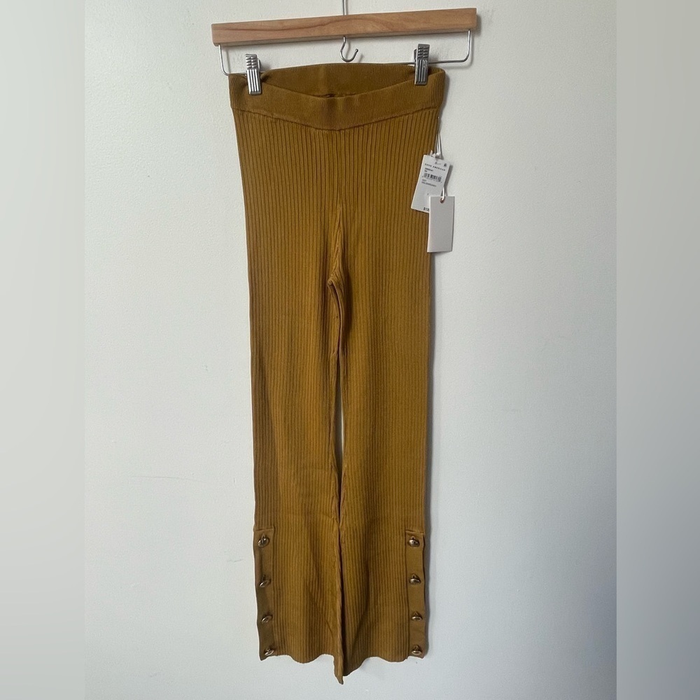 Good American Plaited Ribbed Size 1 Small Boss Mustard Gold Button Flared Pants